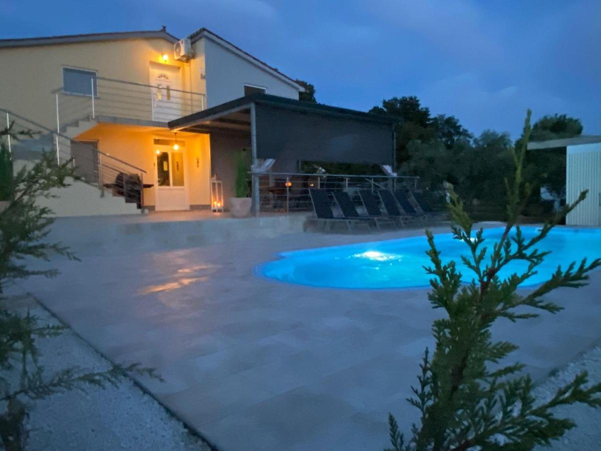 Naturia Holiday House Medulin Exteriör bild