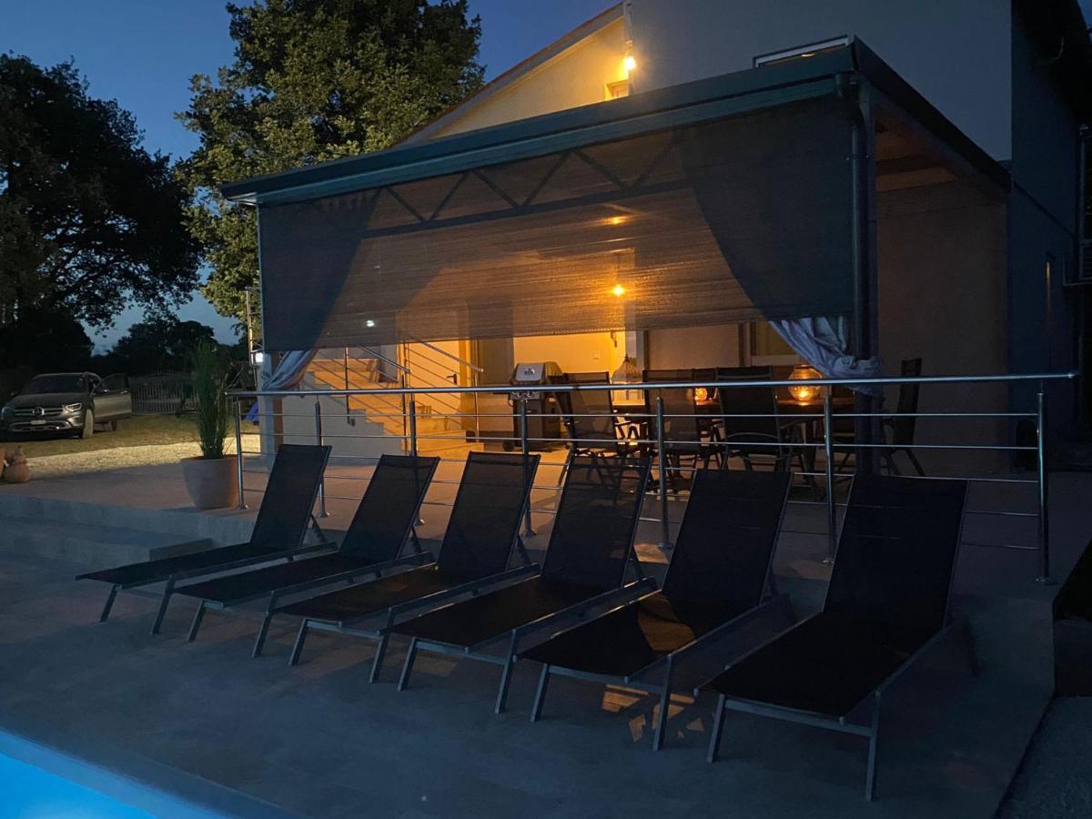 Naturia Holiday House Medulin Exteriör bild